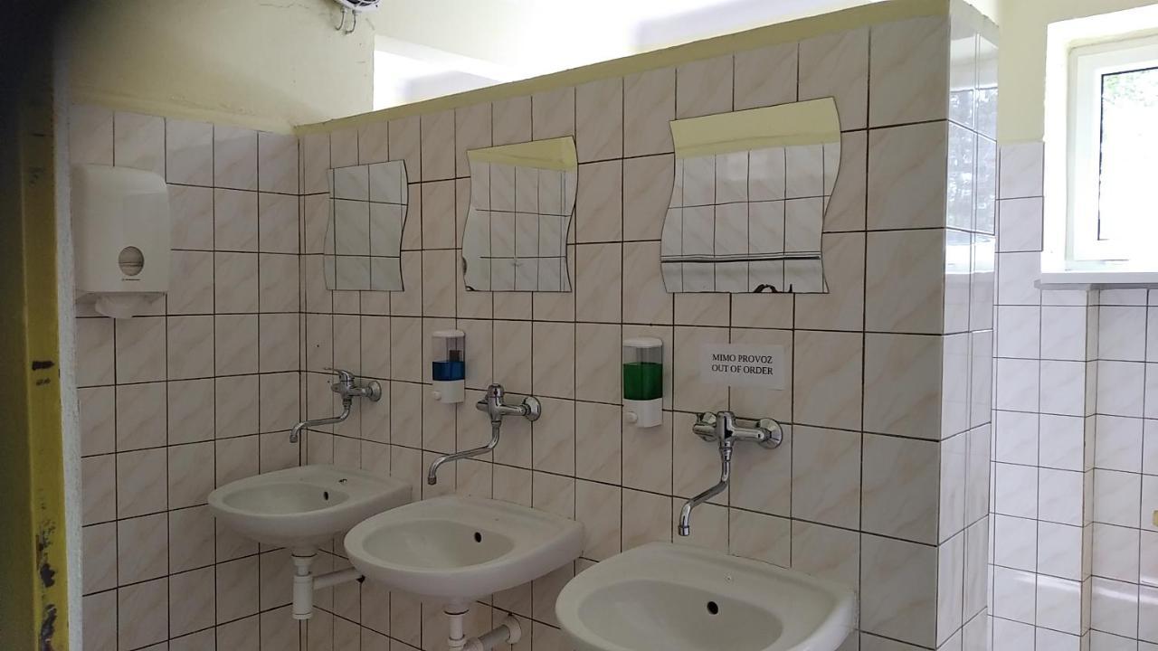 Motel Grado Prag Exteriör bild